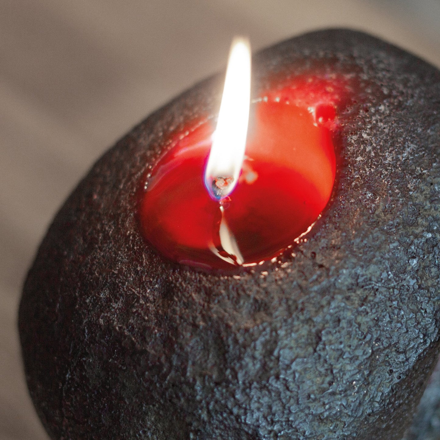 Swiece CANDWAX w ksztalcie malej czaszki, czarne - 4 szt.