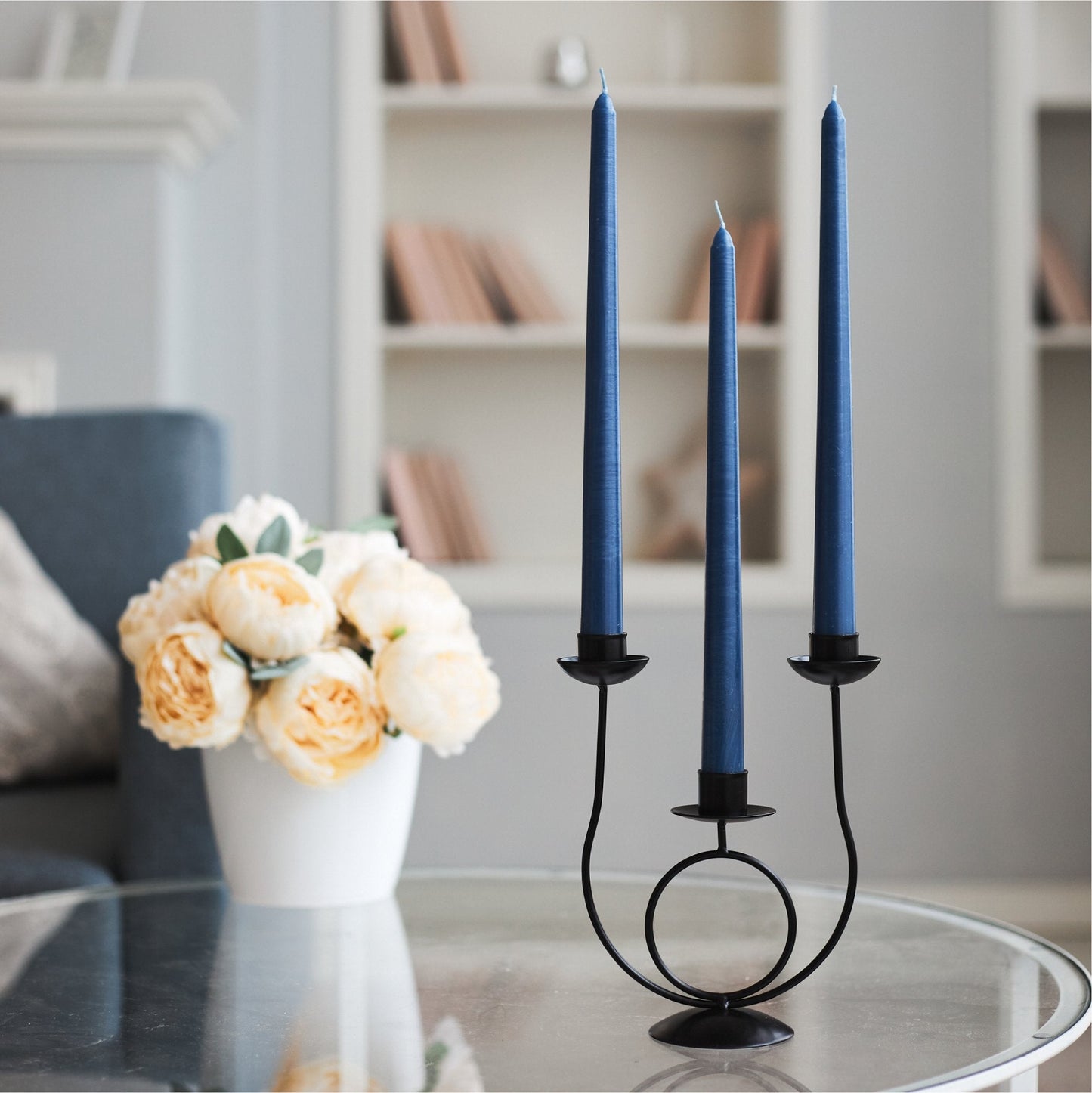 Ciemnoniebieskie swiece stozkowe