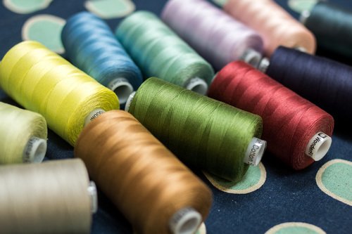 Nici specjalne WonderFil Konfetti Thread jasnoszary, 50wt podwojnie gazowana bawelna egipska