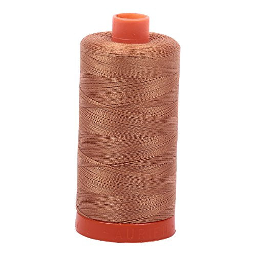 Nici bawelniane Aurifil Mako Solid 50wt 1422yds Jasny cynamon
