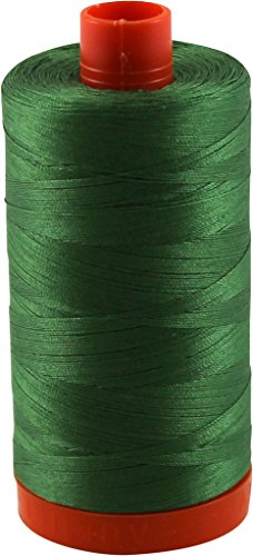 Nici Aurifil 2890 CIEMNA TRAWIASTA ZIELONA Bawelna Mako 50wt Duza szpula 1300m